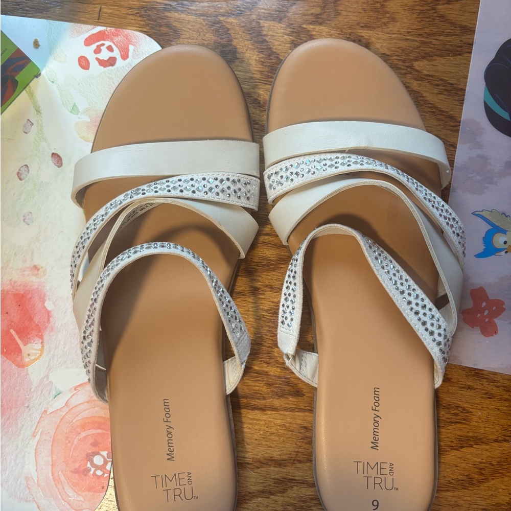 Time and Tru Women's Cream and Tan Sandals